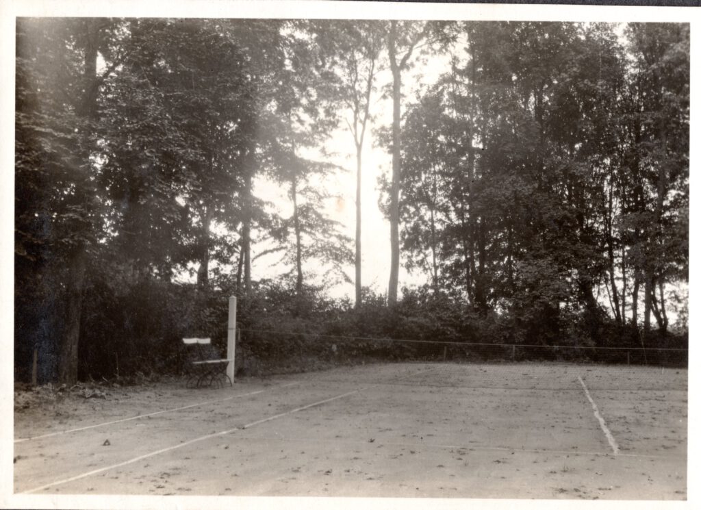 tennisplatz hinterm gutshaus