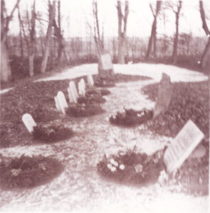 der friedhof in gribow im garten unter den großen linden