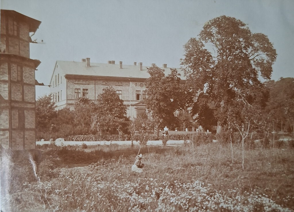 hühnerturm mit gutshaus